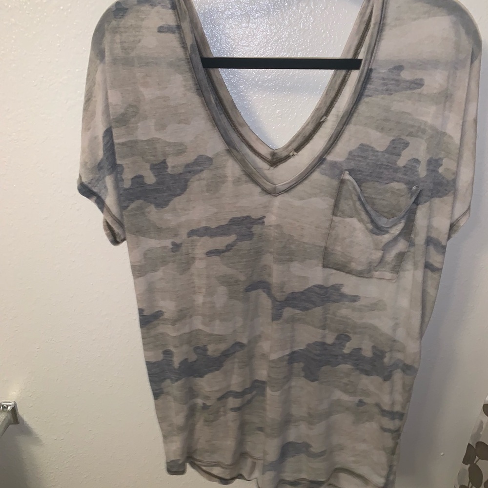 Camo Short Sleeve One Love by Express Soft V-Neck
